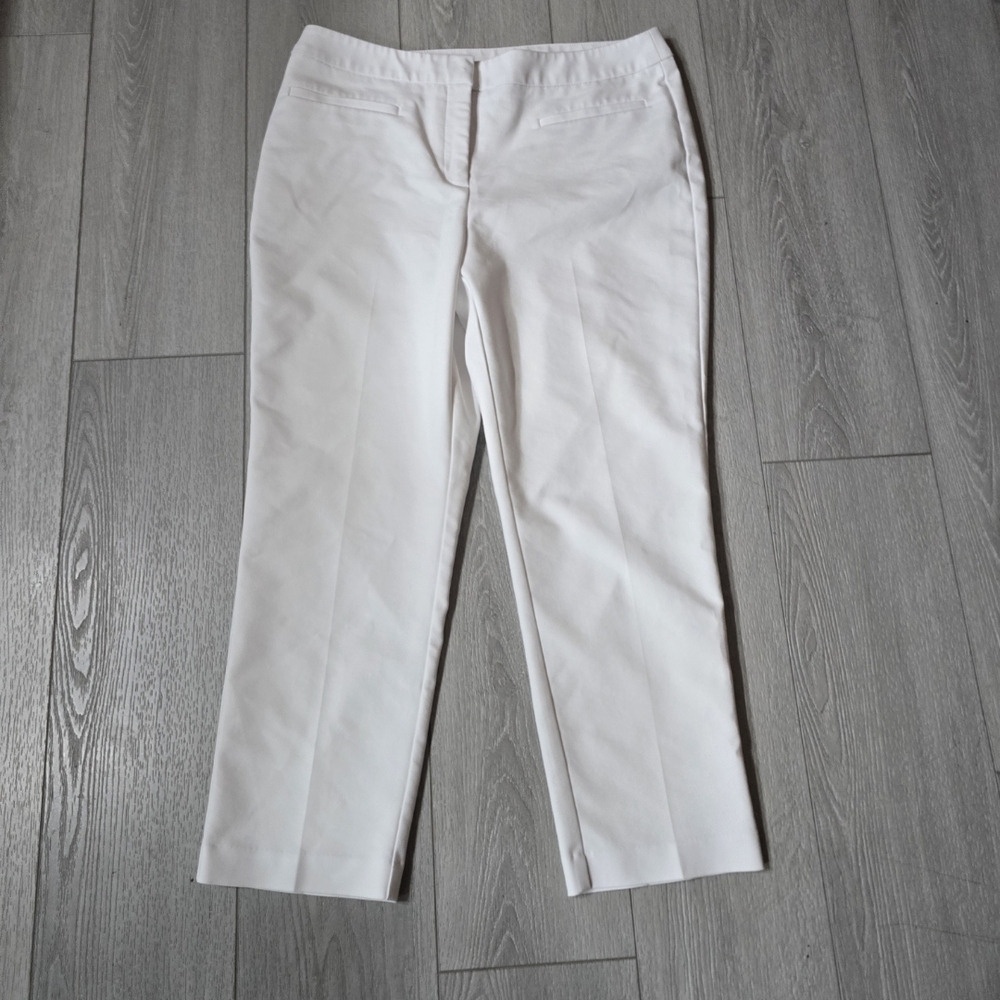 Chico's Fabulously Slimming White Ankle trousers Size 1.5 Chico